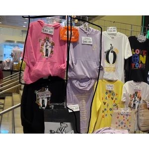 IOS THE HOODIES THAT ARE CIRCLED